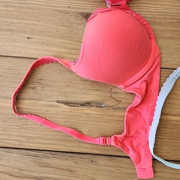 2 34B Body by Victoria Victoria Secret Bras - Red & Blue - Picture 2 of 15